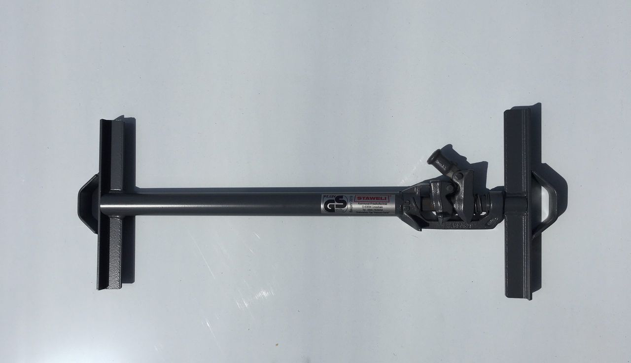 Spannstrebe mit breiten Fußstücken