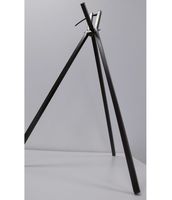 Kranzständer mit flexiblen Klappmechanismus