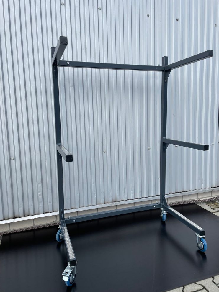 Sargregal für 3 Särge, einseitig